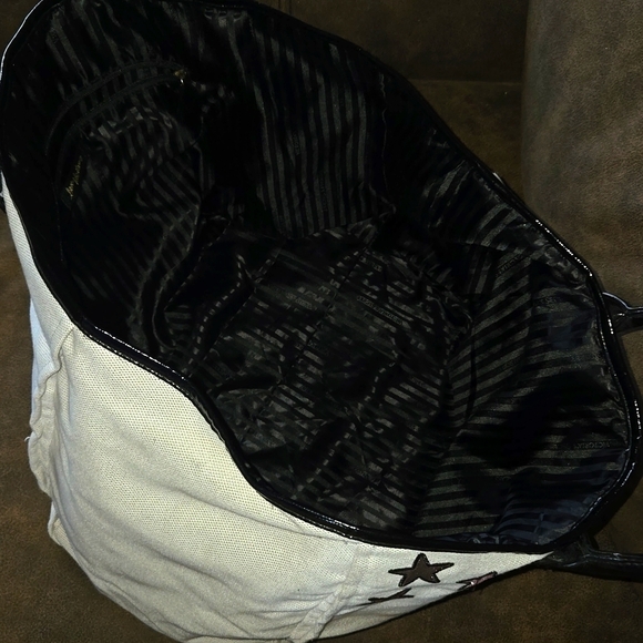 2019 Retired Victoria's Secret Spacious Tote Bag with Stars & Heart Design - Picture 10 of 11